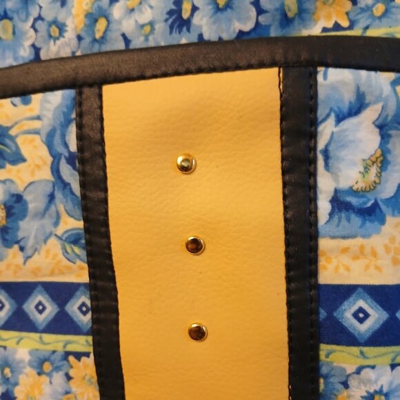 New Pleather trim Roses Crossbody Bag Purse Blue Yellow Zip Sling Travel bag - Picture 4 of 12